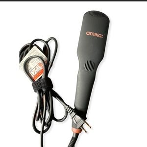 Amika Polished Perfection Straightening Brush